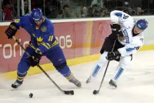 Suomalainen kiekkotähti halusi tehdä jättiostoksen ensimmäisellä NHL-palkallaan – agentti puuttui peliin