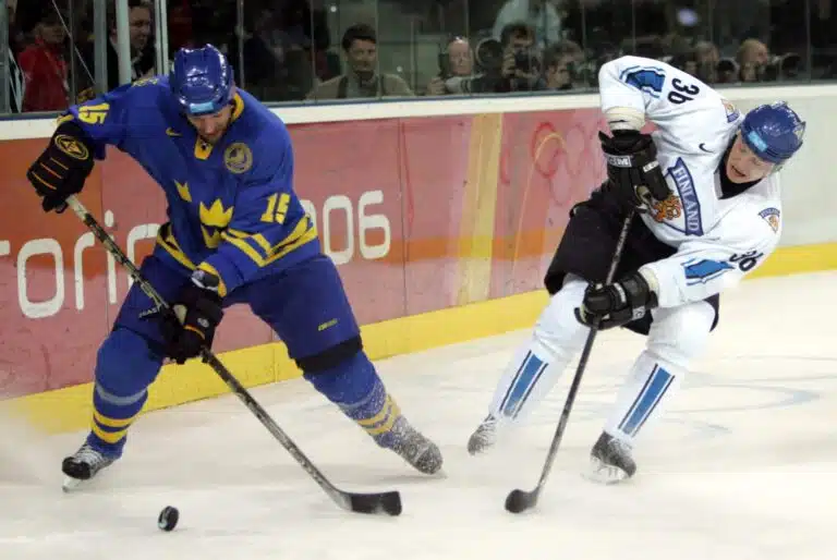 Suomalainen kiekkotähti halusi tehdä jättiostoksen ensimmäisellä NHL-palkallaan – agentti puuttui peliin