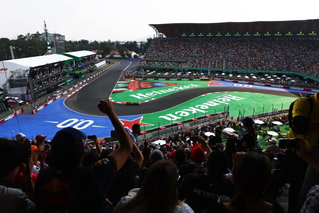 Bild: Nyt se on varmaa – F1-talli teki kuskikaappauksen