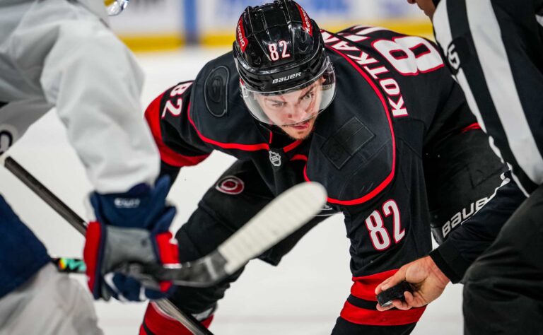 Carolinassa katsotaan totuutta silmiin – suomalainen NHL-tähti halutaan ulos seurasta