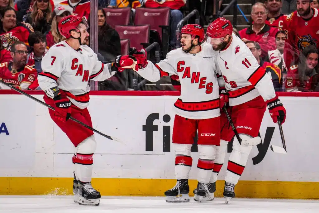 Carolina Hurricanes viritteli mehevää siirtopommia – tähän se sitten kariutui
