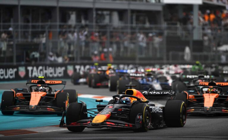 F1-varikolla kohistaan: Tiputtaako Red Bull todellisen uutispommin?