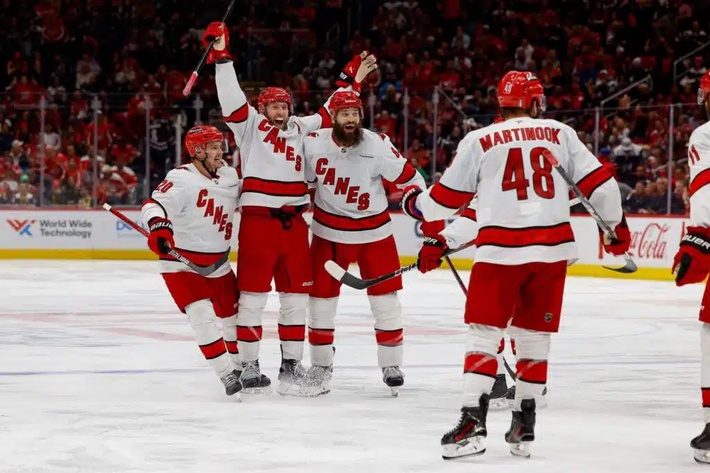 Carolina Hurricanes lähellä järisyttävää siirtopommia NHL:ssä