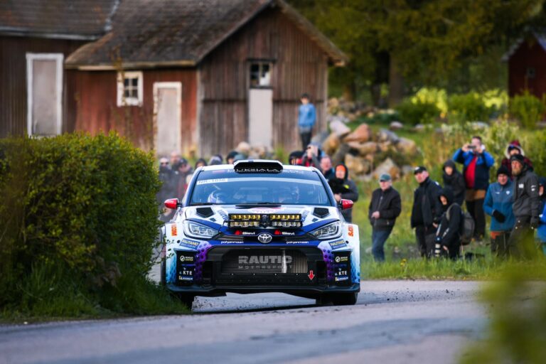 Suomen sensaatiokuskin syöksykierre jatkui MM-rallissa – ”Onhan tämä valtava pettymys”