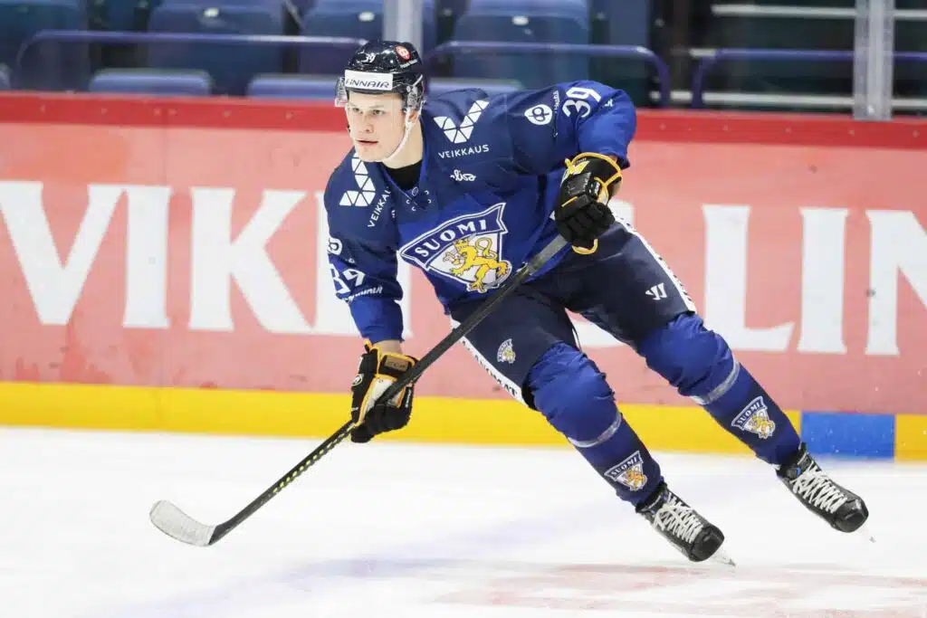 Urheilucast: Asiantuntija haukkui Jesse Puljujärven pystyyn: ”Jouluun mennessä Ouluun”