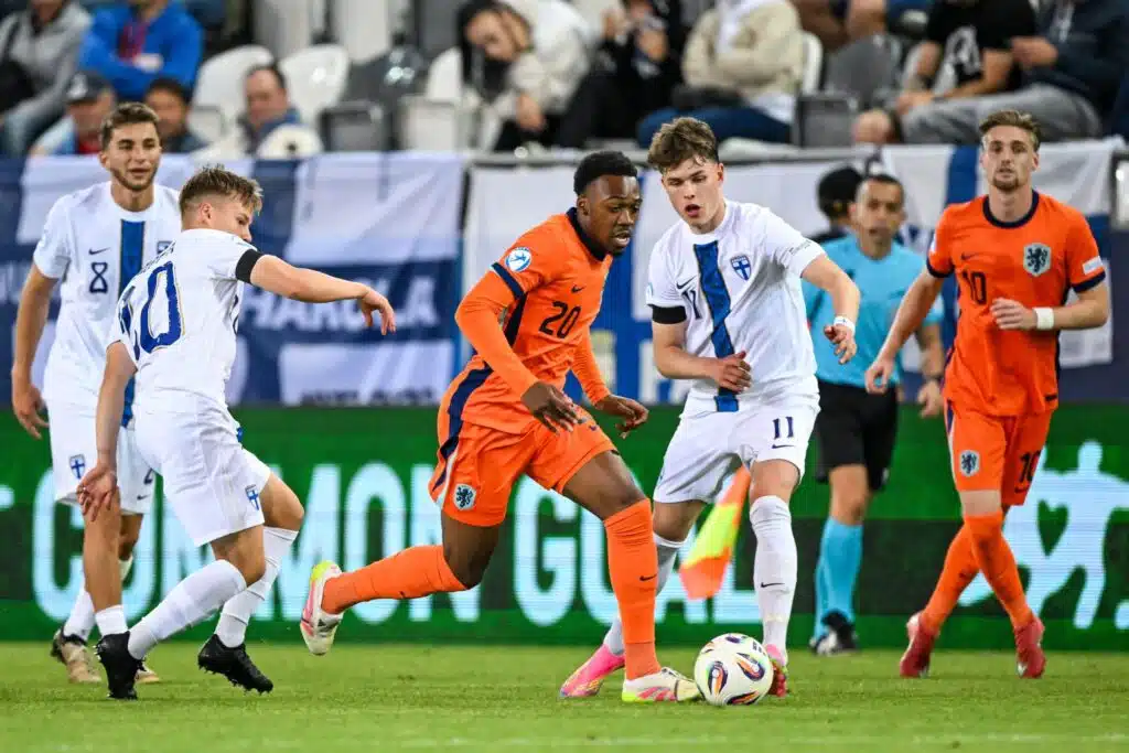 Yksi ratkaisu tuhosi Pikkuhuuhkajien EM-sensaation