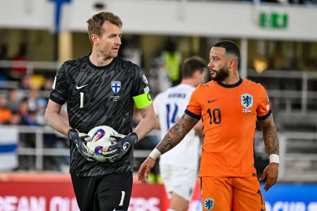 Hollantilainen katsoi muutaman minuutin Huuhkajia – täräytti armottoman viestin