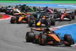 F1:ssä kuiskitaan nyt melkoisesta siirtopommista – kaksi tähtikuskia osaksi vaihtokauppaa