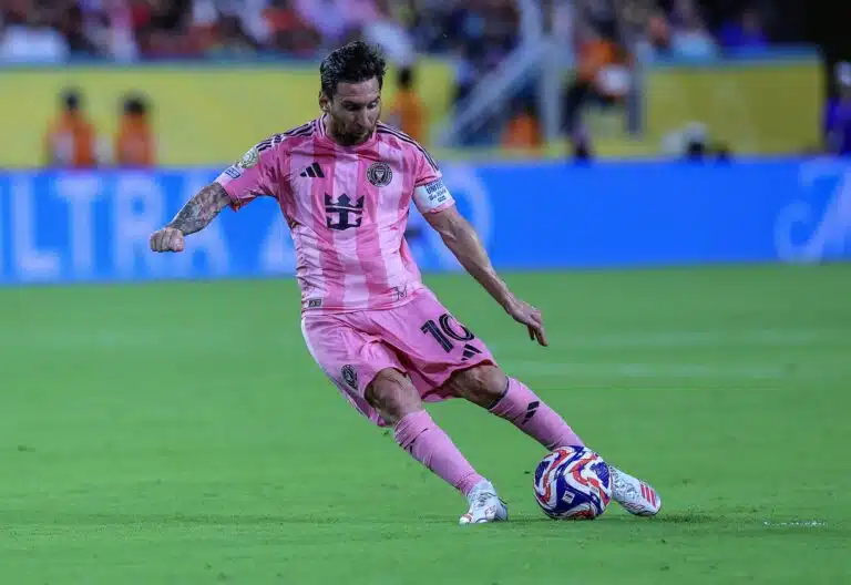 Lionel Messi surun murtama – ”Lepää rauhassa”