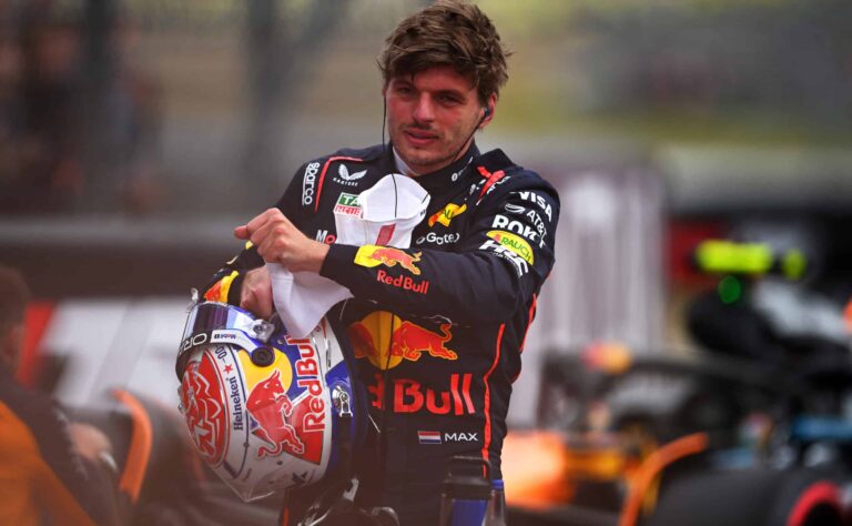 Max Verstappen ällistyi kohtelustaan – nyt puhutaan shokkisiirrosta