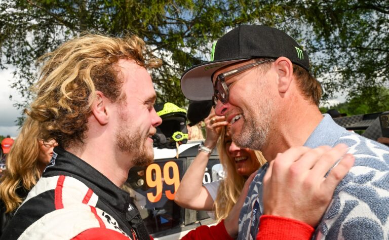 Yksi oli poissa: Rallilegenda julkaisi koskettavan kuvan