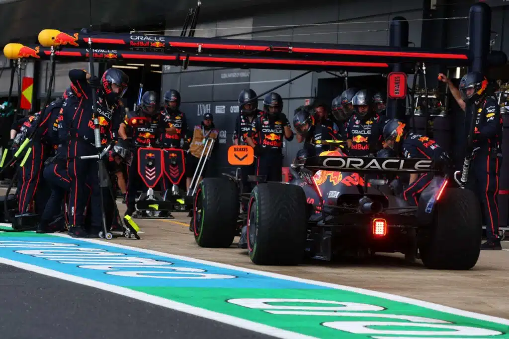 Asiantuntija: Tämän F1-tähden potkut ovat julkinen salaisuus