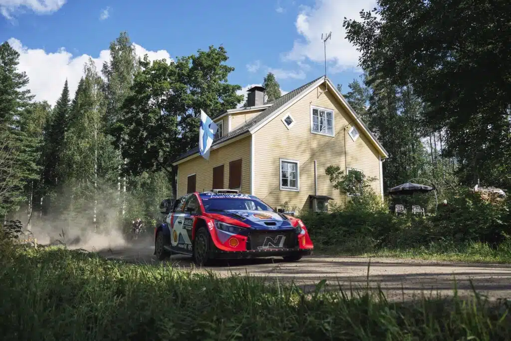 Maailmalla pidetään varmana: Hyundain rallitalli palkkaa tämän kuskin