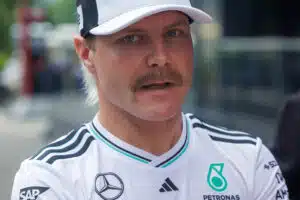 Nyt se alkoi: Sergio Perezin leiristä tyly viesti Valtteri Bottakselle