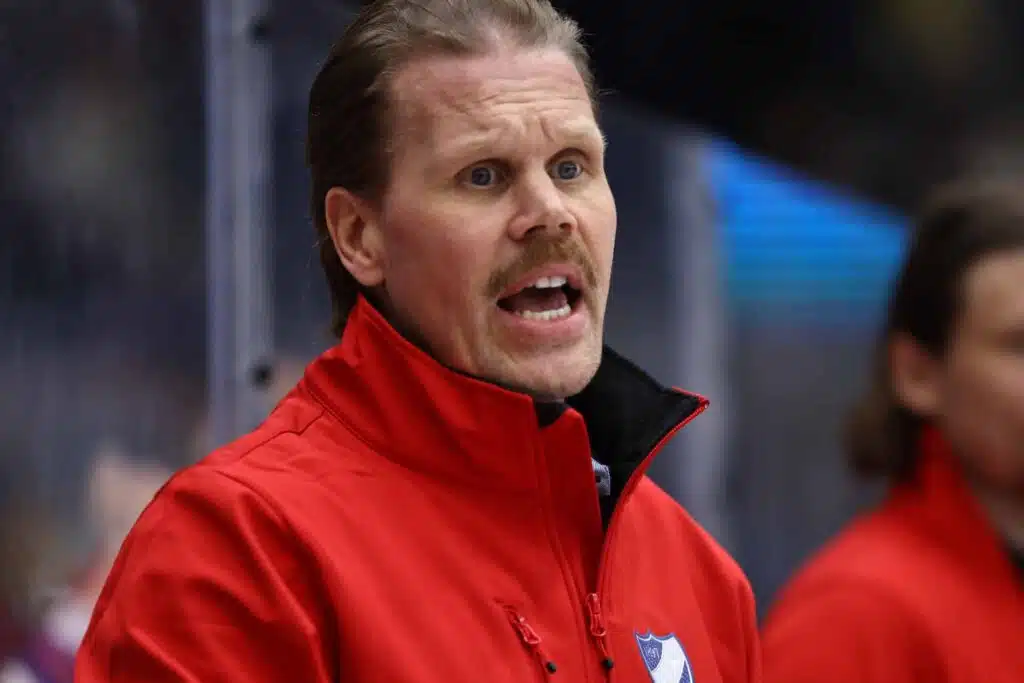 Nyt alkoi tapahtua – HS: Olli Jokinen löi nyrkin pöytään HIFK:ssa