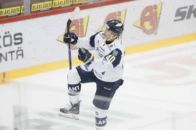 SM-liigaseura heitti tähtihyökkääjän pihalle – Urheilucast: Taustalla pelaajan ikävä käytös