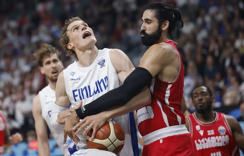 Mitä Lauri Markkaselle on tapahtunut? Ruudun selostaja löi pöydälle rajun teorian