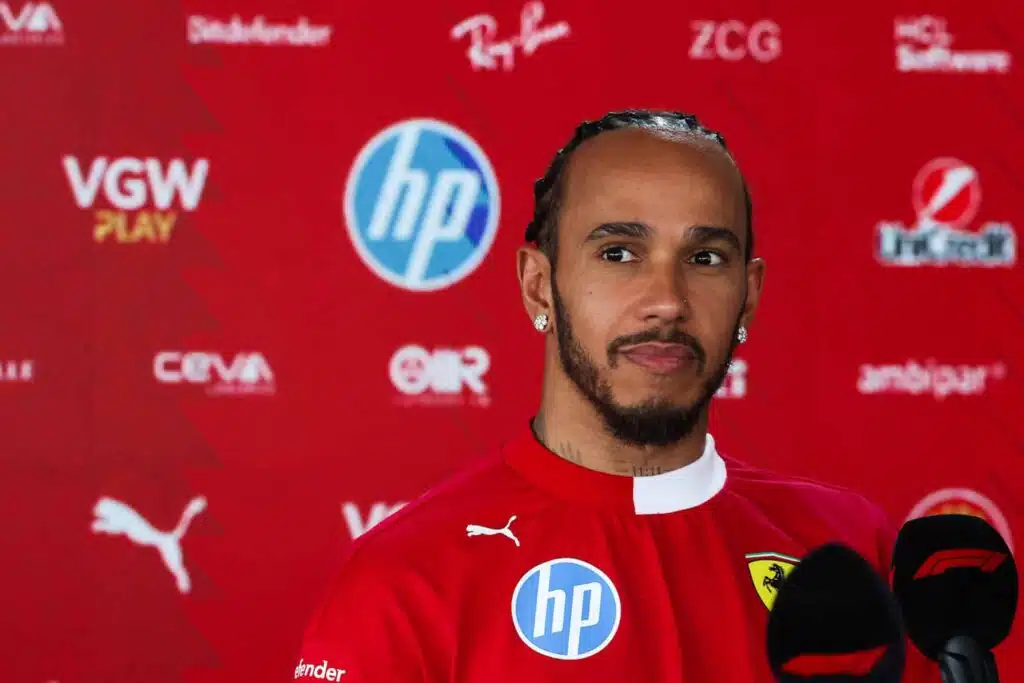 F1-ässä avasi suunsa – lausui brutaalin väitteen Lewis Hamiltonista