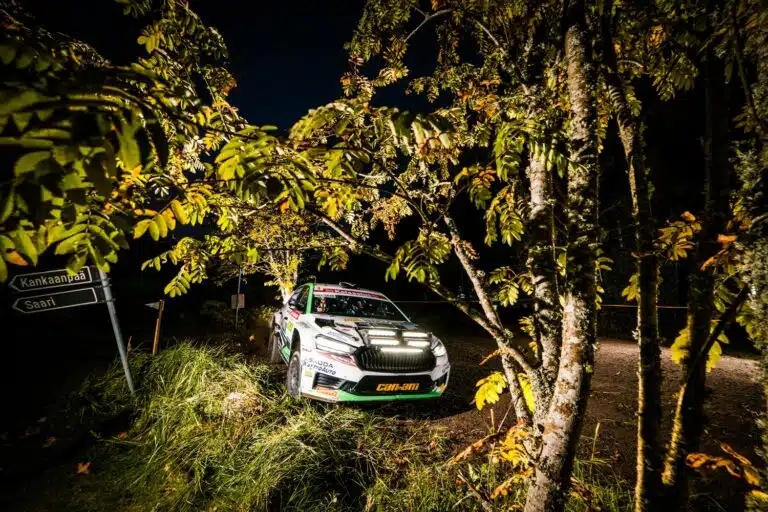 Suomalainen rallimestari löi hanskat tiskiin – karua tekstiä VM:lle