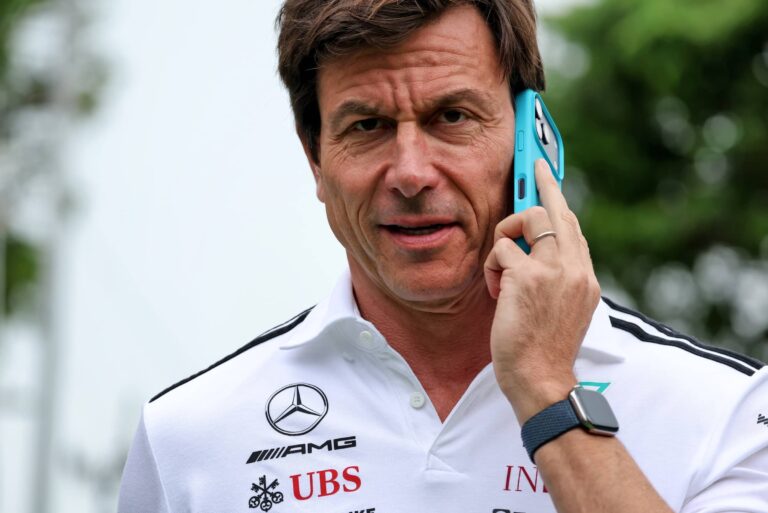 Mercedeksen F1-moottorista leviää shokkihuhu – näin kommentoi Toto Wolff
