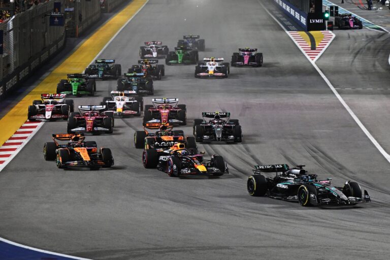 F1-tallin auto käväisi radalla – varikolla heräsi heti pelko täydellisestä dominoinnista