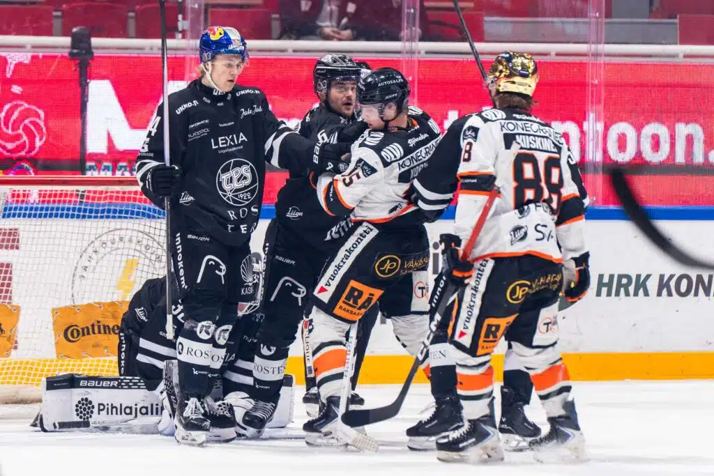 TPS:n päävalmentaja sai potkut – kiekkolegendalta rajua vihjailua taustoista