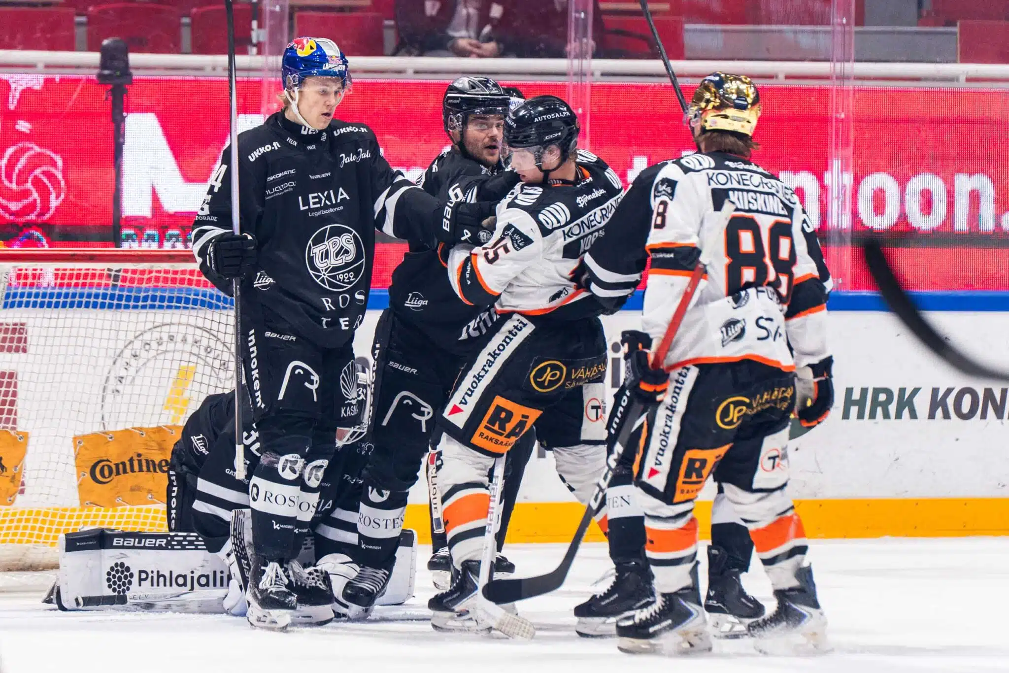 TPS:n päävalmentaja sai potkut – kiekkolegendalta rajua vihjailua taustoista