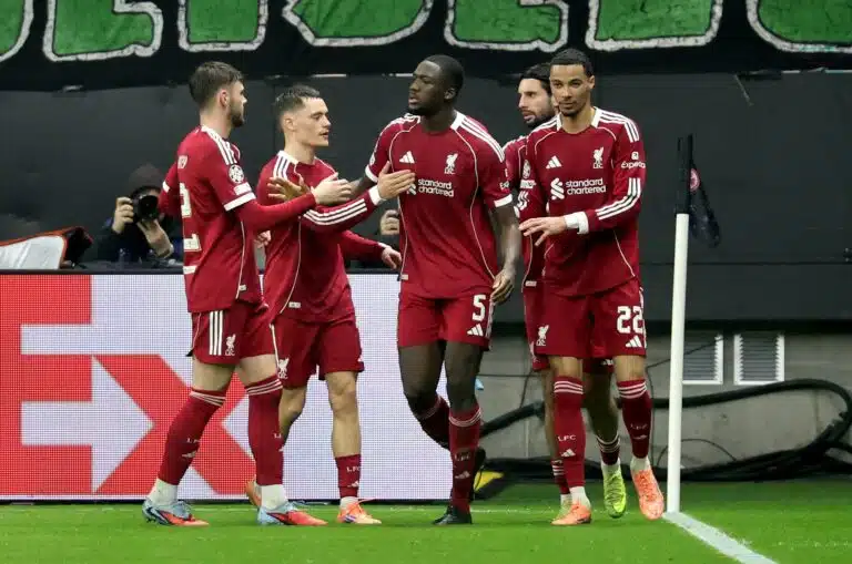Pukukopissa täysi kapina – tipahtaako Liverpoolin syliin todellinen kultakimpale?