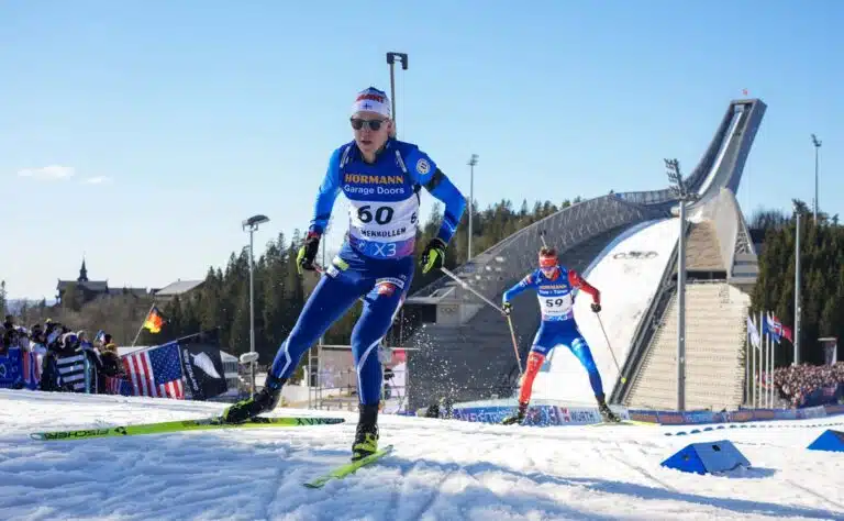 Suomalainen ampumahiihtäjä sekoili vähissä vaatteissa – fanien riemu repesi