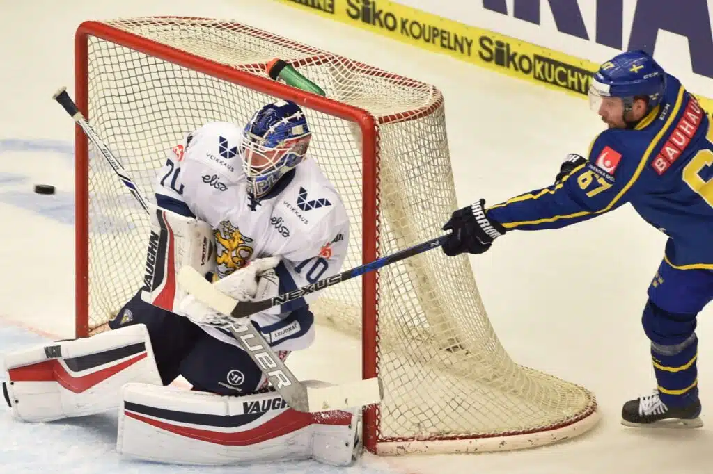 UC: SM-liigaseura neuvotteli shokkikaappauksesta – meni toiseen seuraan ja teki kuusi pistettä ensimmäisessä ottelussa