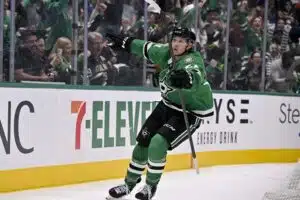 Lähde: Mikko Rantasen megasopimus oli liikaa NHL-tähdelle – purkaa nyt kostoaan Dallasille