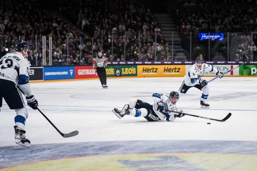 NHL-selostaja Antti Mäkinen jyrähti: Tämä Euroopassa pelaava valittava Leijonien olympiajoukkueeseen