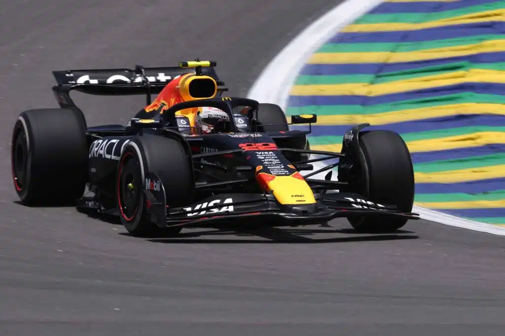 Kenkää tuli – Red Bull -kuski avasi saman tien sanaisen arkkunsa