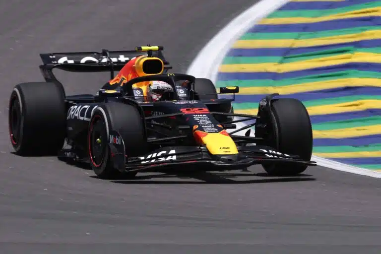 Kenkää tuli – Red Bull -kuski avasi saman tien sanaisen arkkunsa