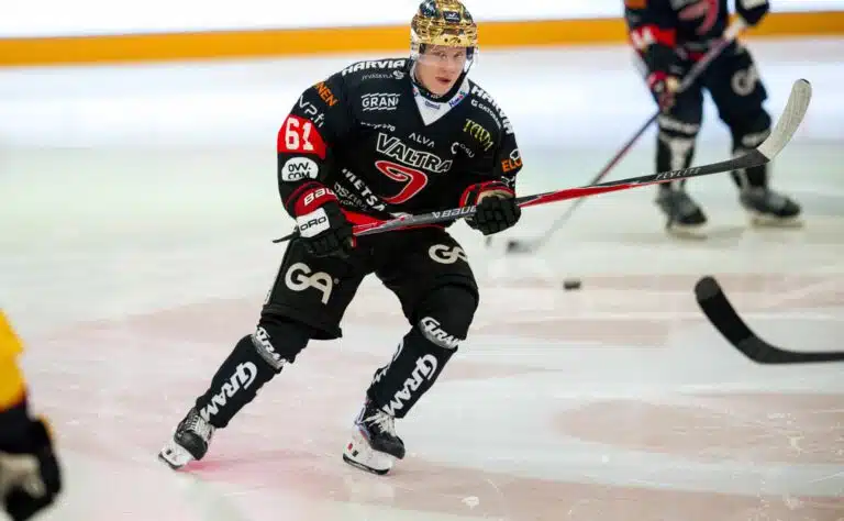 Urheilucastissa raju väite: SM-liigatähden sopimus revittiin kaikessa hiljaisuudessa