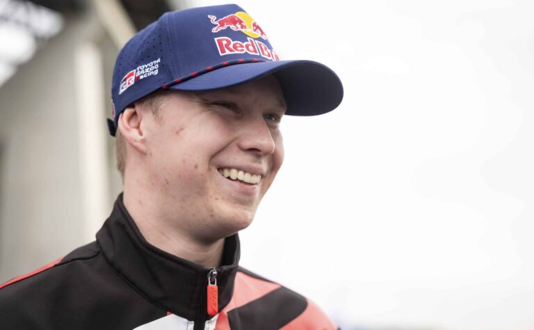 Kamerat tallensivat: Kalle Rovanperä villiintyi naisseurassa