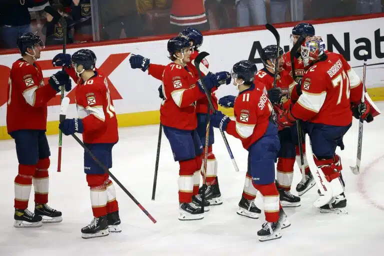 UC: Florida Panthers teki katastrofaalisen pelaajakaupan – ”Ulkona mestaruustaistosta”