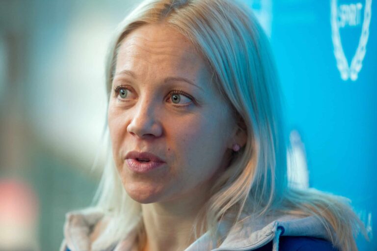 Kaisa Mäkäräinen ei voinut olla hiljaa Ylellä – tylyä vihjailua Suomen ampumahiihtonaisista