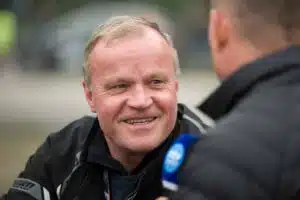Rallilegenda Tommi Mäkinen ällistytti käytöksellään auton ratissa