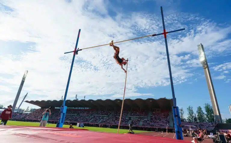Suomalainen seiväshyppääjä antoi lähtöpassit valmentajalleen – tilalle oma rakas