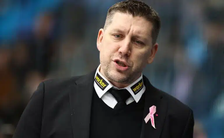 Kärpille shokkihoitoa – päävalmentaja nosti kädet pystyyn