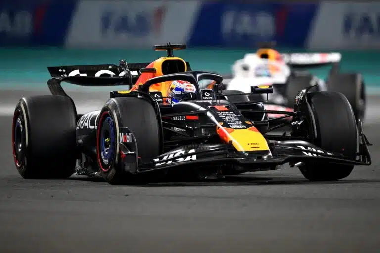 Red Bullilla kävi iso luuta – formulakuskeille näytettiin ovea