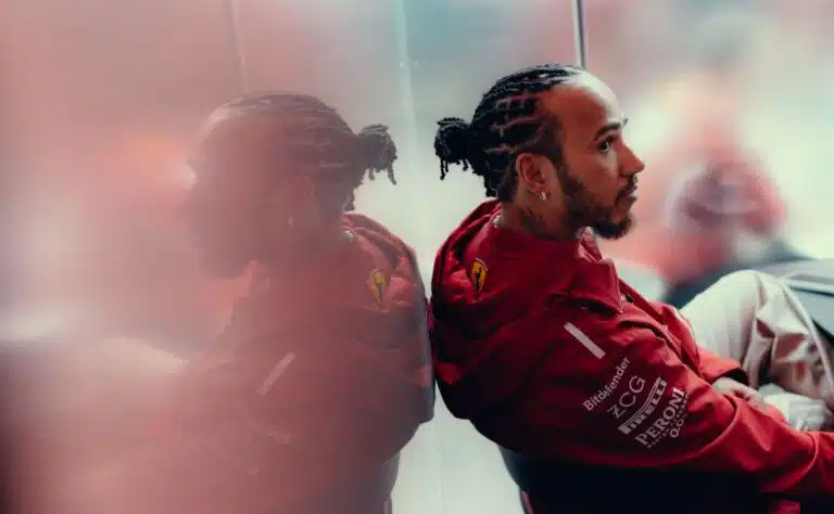 F1:ssä muhii shokkiuutinen: ”Lewis Hamiltonin fanit, kuulkaa tämä”