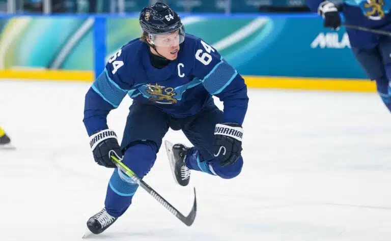 Mikael Granlund otti Leijonapaidan pois – fanit ällistyivät siitä mitä alta paljastui