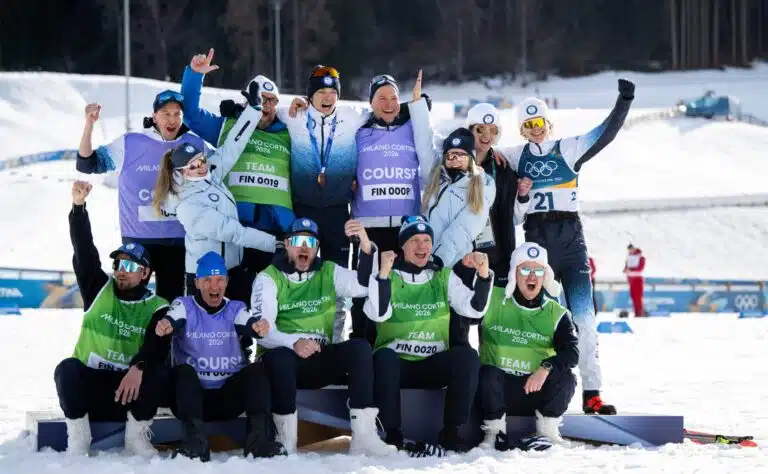 Lempi leiskui – Suomen yhdistetyn tähti naisseurassa olympialumilla
