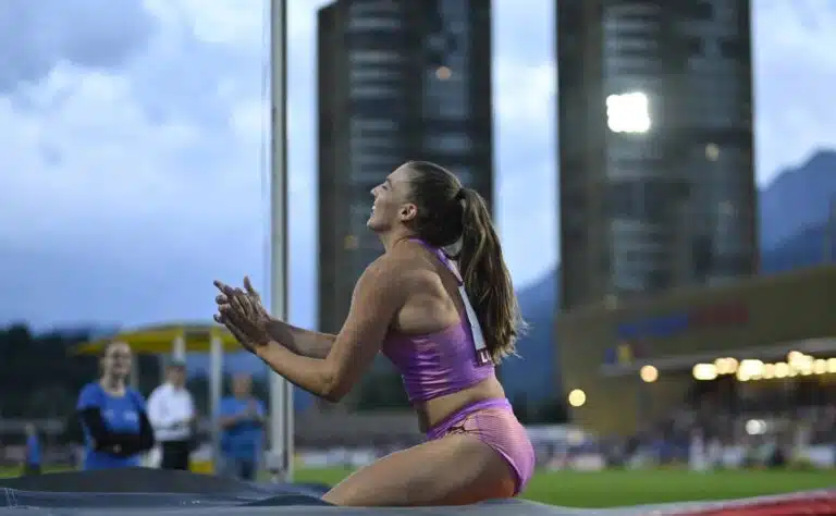 Rakkautta ilmassa: Wilma Murron kilpasisko hempeili olympiakiekkoilijan kanssa