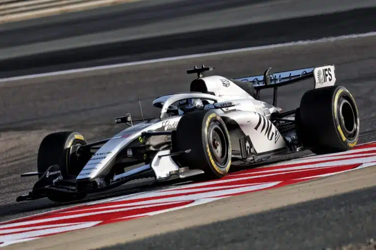 Valtteri Bottas sai nopean kierroksensa maaliin – selostajan välitön reaktio kertoo kaiken