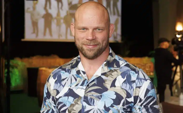 Rami Hietaniemeltä uusi aluevaltaus – asiantuntijalle tuli välittömästi mieleen Tony Halmeen farssiottelu