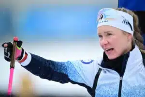 Ampumahiihdon olympiamitalit uusiksi – Suvi Minkkinen todisti