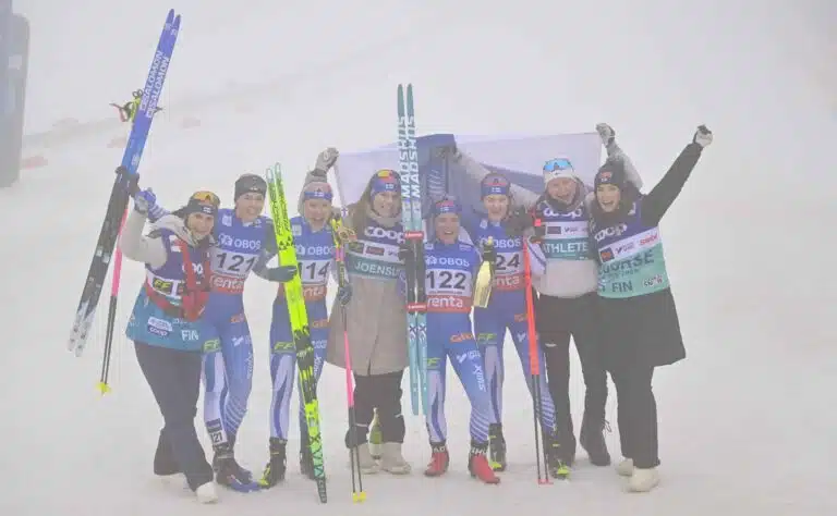 Suomen hiihtonaiset viettivät iltaa – yksi ei paikalle saapunut